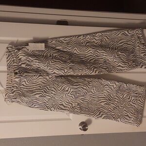 Pilcro Black and White Zebra Print Flare Jeans Size 28 NWT